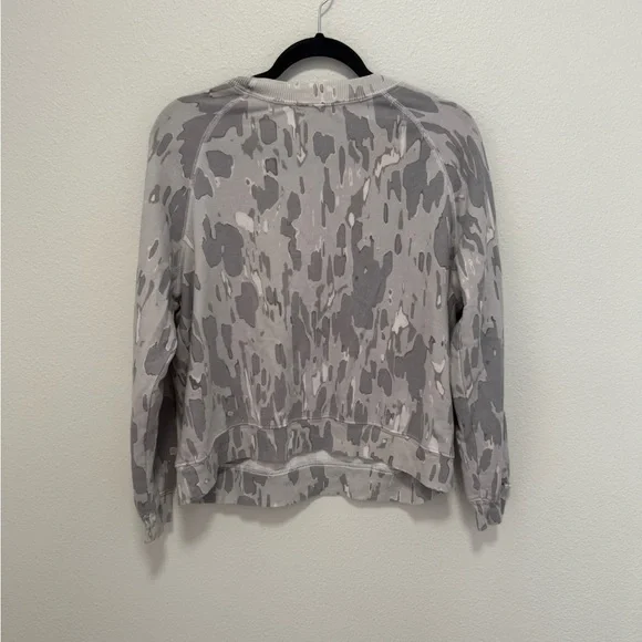Wildfox Abstract Camo Gray Women's Sweatshirt Size Small - Picture 4 of 4